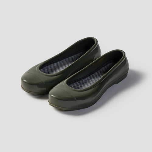 Classic Gomusin: Traditional Korean Rubber Shoes
