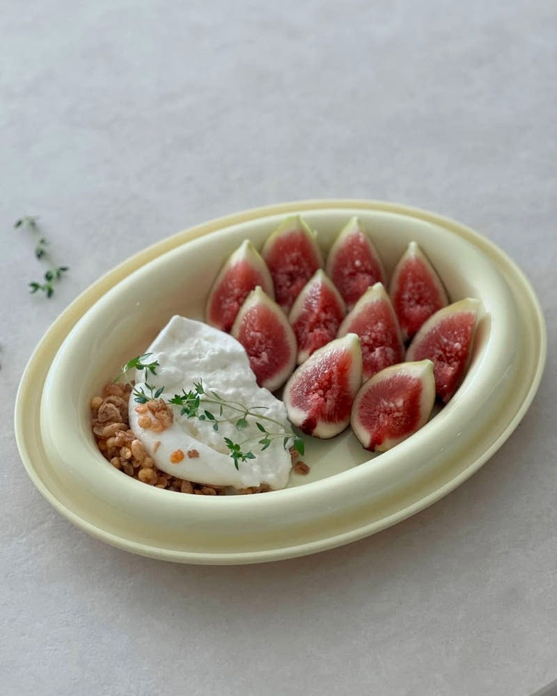 Foodle Oval Dome: Reversible Tableware