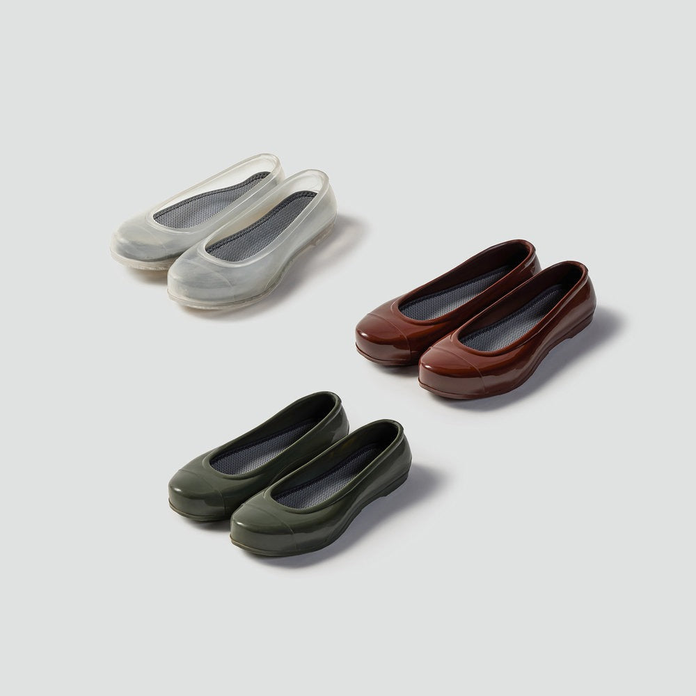 Classic Gomusin: Traditional Korean Rubber Shoes