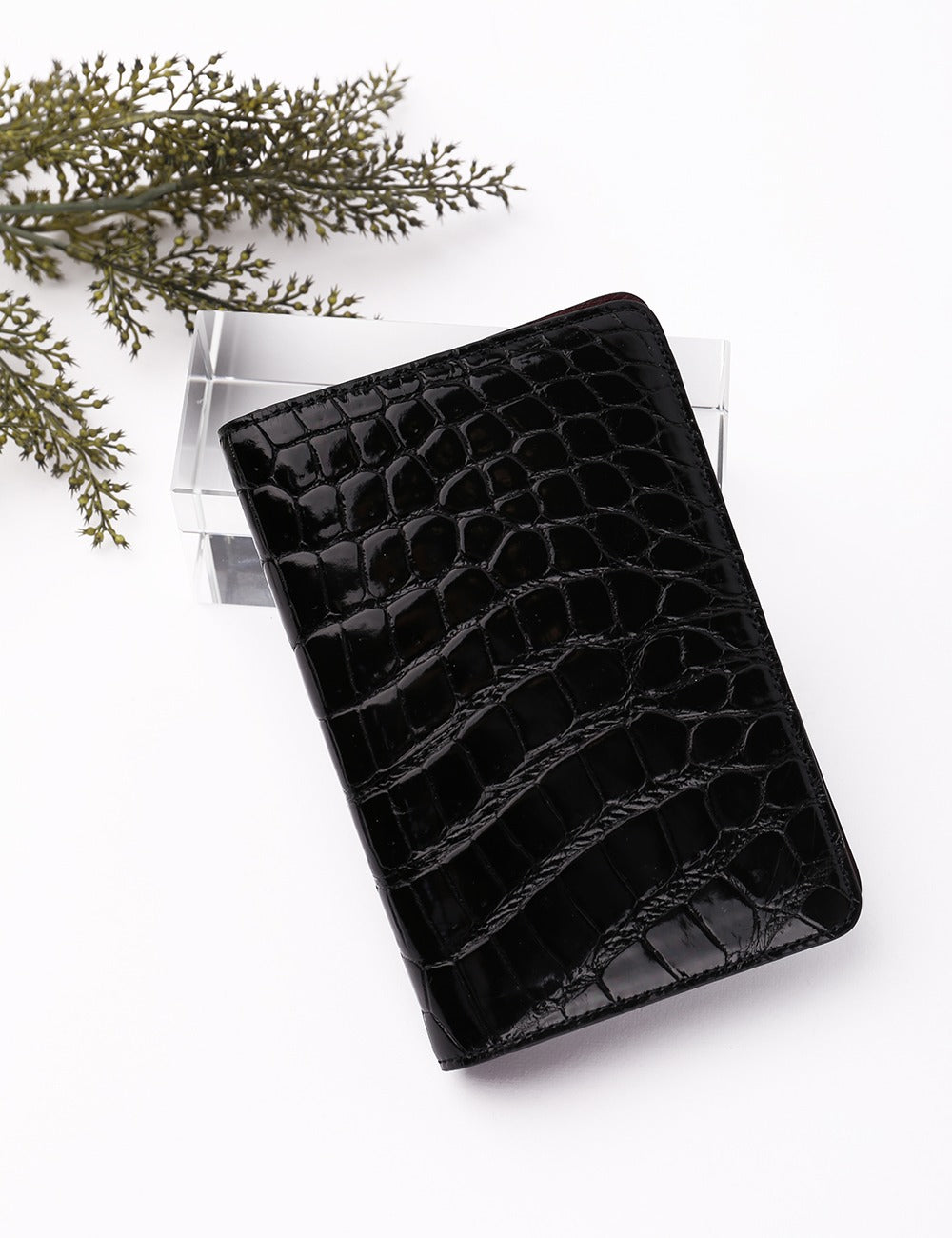 [SARA M&amp;C] Herma Crocodile Passport Wallet