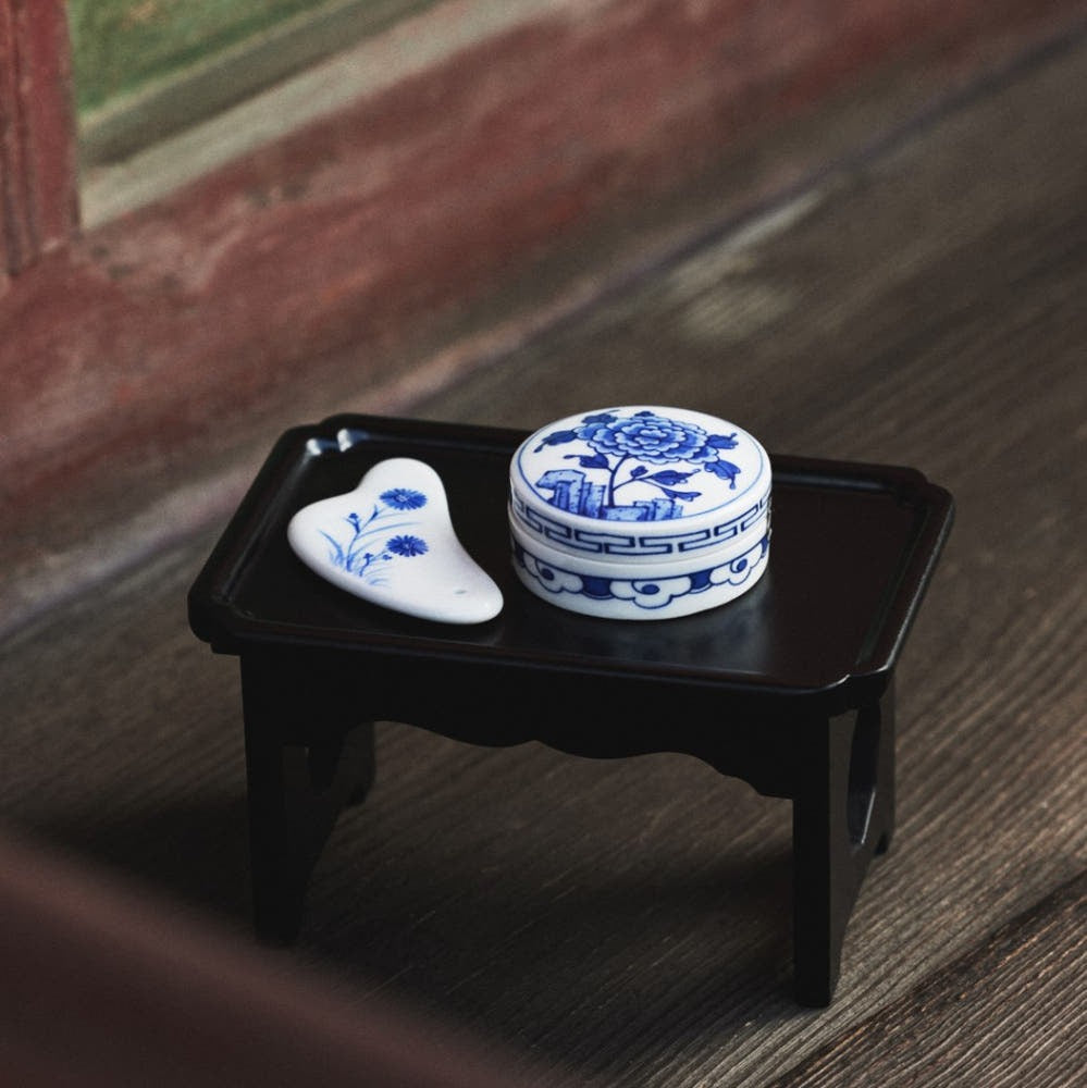 Hwahyeop Ongju Mian Jagi (Premium Ceramic Gua Sha)